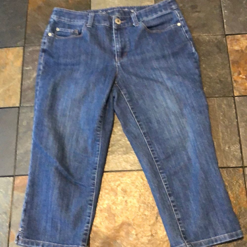 Christopher & Banks Modern Fit size 4 capri jeans